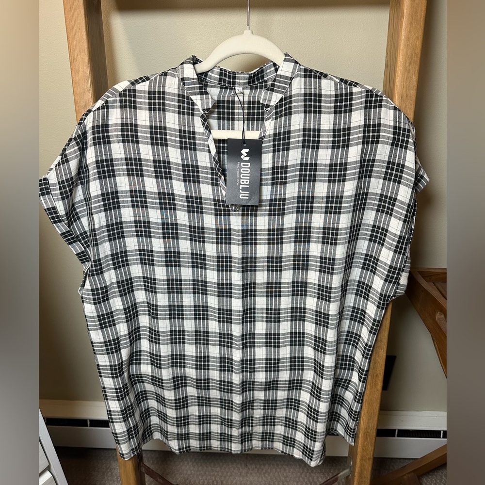 DoublJu Women’s Summer Top, NWT